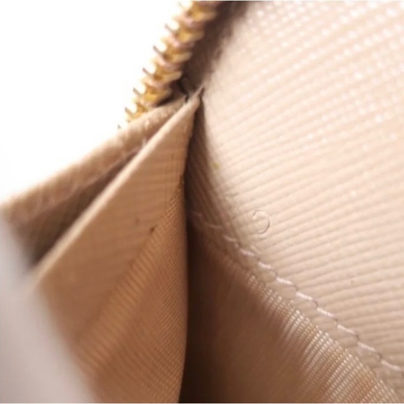 Authentic 💯 percent Prada Saffiano Fiocco Bow Leather Round zip Long wallet - Picture 5 of 13